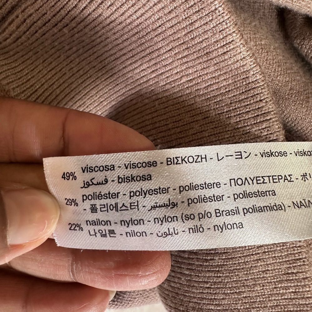 Zara’s cropped Hoodie - Picture 7 of 7